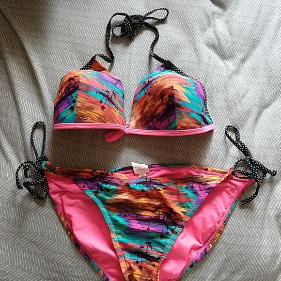 Xhilaration Bikini FINAL WEEK - Picture 1 of 2